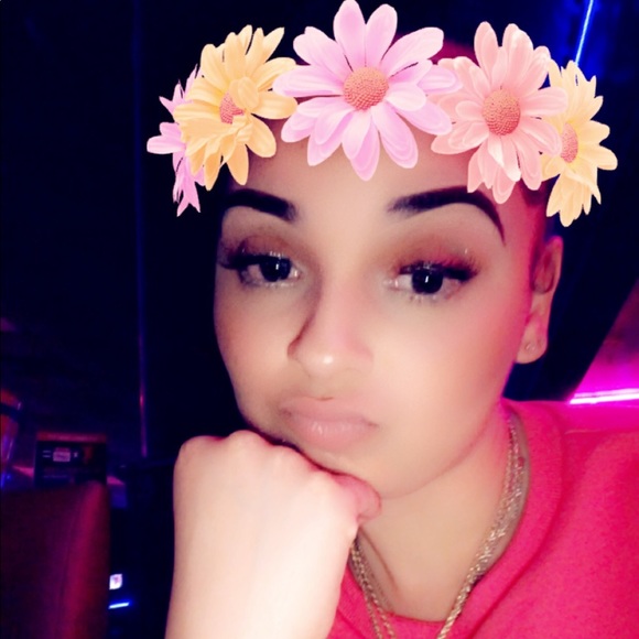 Meet the Posher Other - Meet your Posher, Hailey